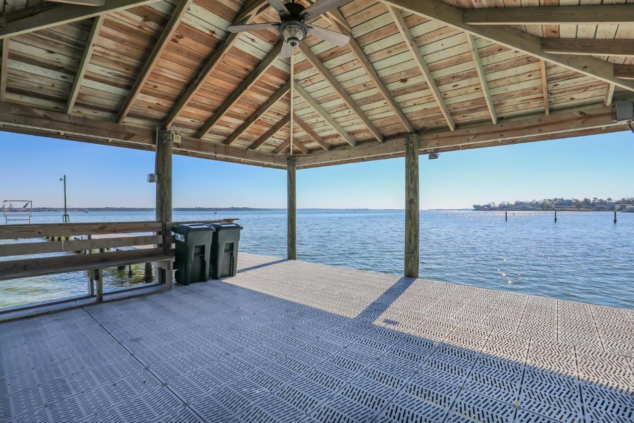 Spacious Home With Waterfront View-Welcome Pets Sneads Ferry ภายนอก รูปภาพ