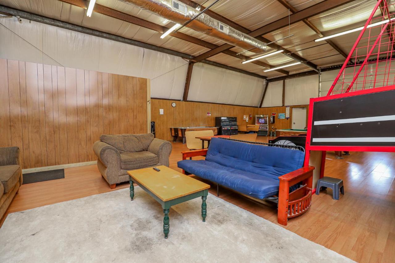 Spacious Home With Waterfront View-Welcome Pets Sneads Ferry ภายนอก รูปภาพ
