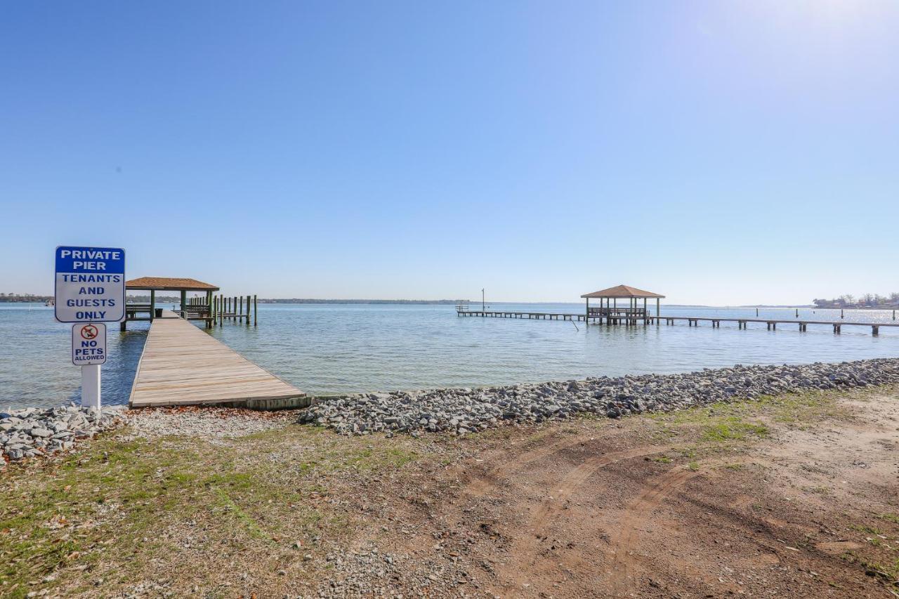Spacious Home With Waterfront View-Welcome Pets Sneads Ferry ภายนอก รูปภาพ